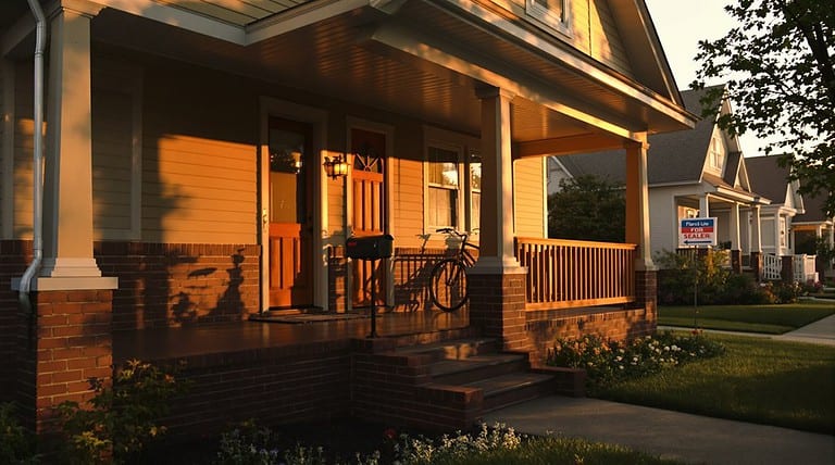 Contract Job Letter vs Permanent Job Letter: Mortgage Impact