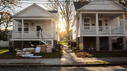 High Flood Risk vs Low Flood Risk: Real Mortgage and Insurance Cost Differences