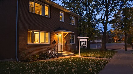 How to Use IRCC’s Arrival Services to Navigate Ontario’s Housing Market