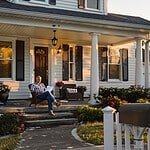 Why Following “Expert Predictions” for Fixed vs Variable Is a Coin Flip